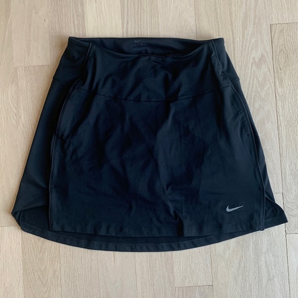 NIKE Dri-Fit  Standard Fit Black Golf Skort size S - Picture 1 of 5